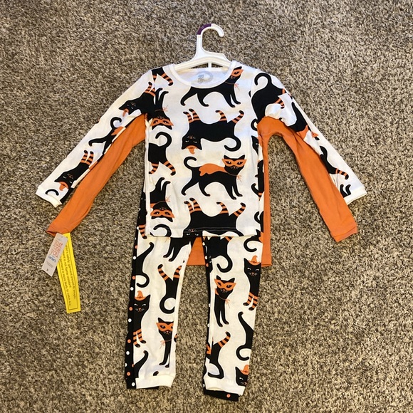 2 Pack of Carter’s Girl’s Pajamas - Picture 2 of 3